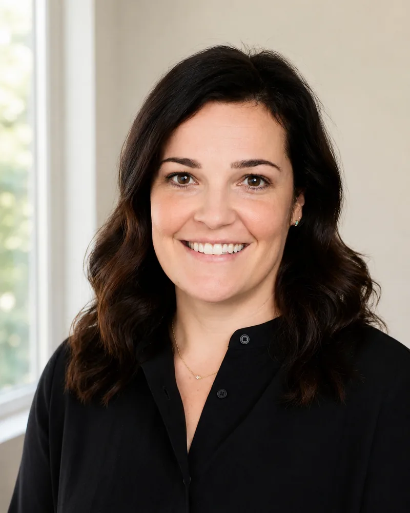 Portrait of Ellie Levy.