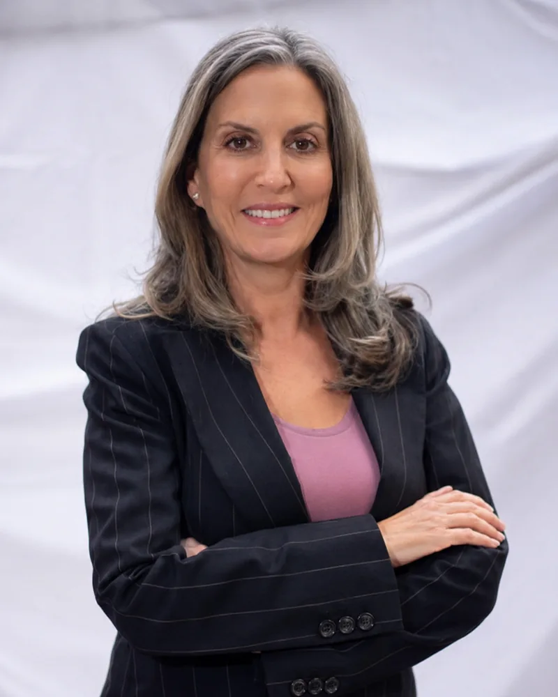 Portrait of Robyn Frank.
